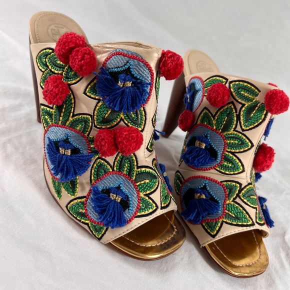 TORY BURCH Beige Leather Ellis Embroidered Pums Made in Brazil Marked as 8M - Picture 6 of 12